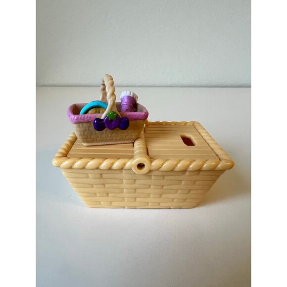 Strawberry Shortcake "Goodies-To-Go" Scooter and Blueberry Pie Accessories - Picture 10 of 10